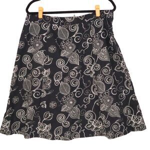 Van Heusen Midi Skirt Size 14 Black & White Floral Embroidered